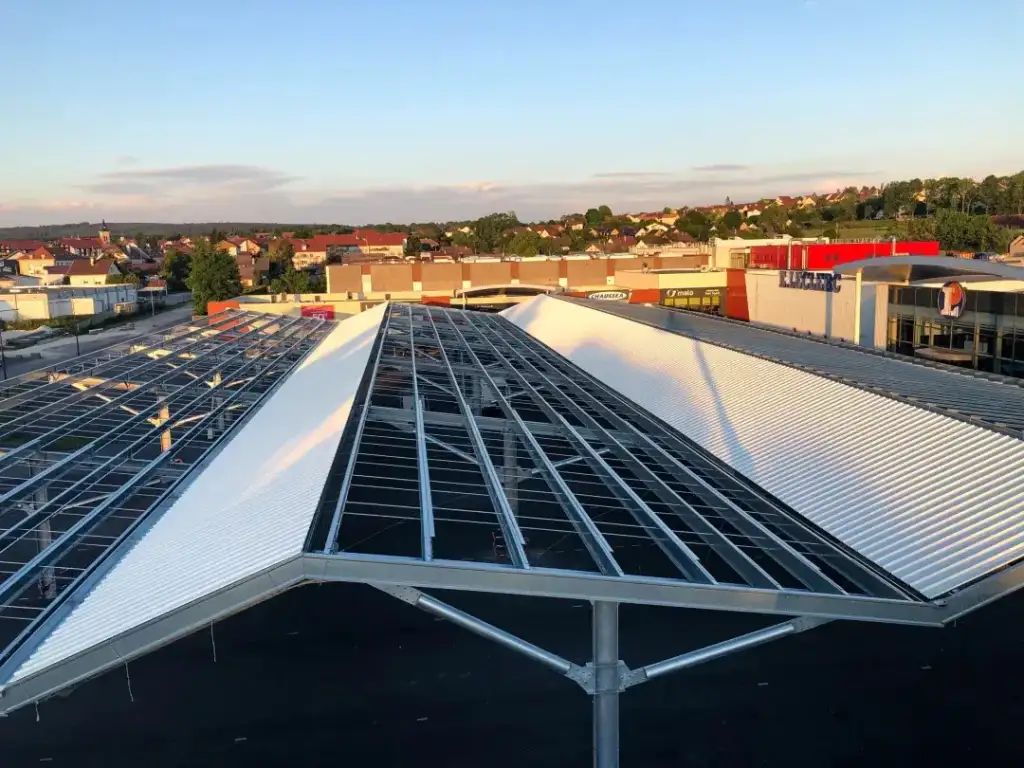 CHARPENTE - Ombrière photovoltaïque et couverture bac acier